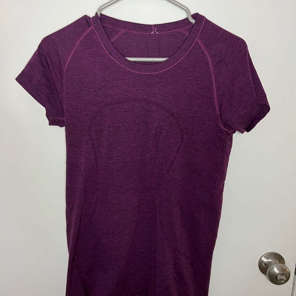 Lululemon workout tshirt